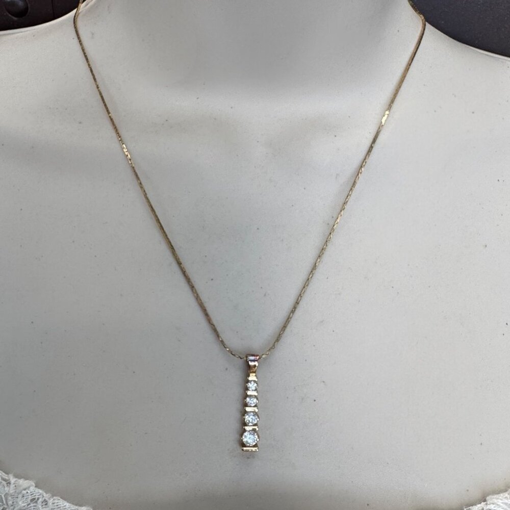 Vintage Bella Luce Pendant W/ Diamond Simulants 1 Inch Gold Plated Pendant - Picture 5 of 10